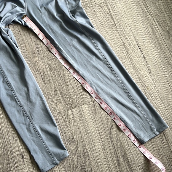 Odudo Gray Leggings Size Medium - Picture 6 of 7